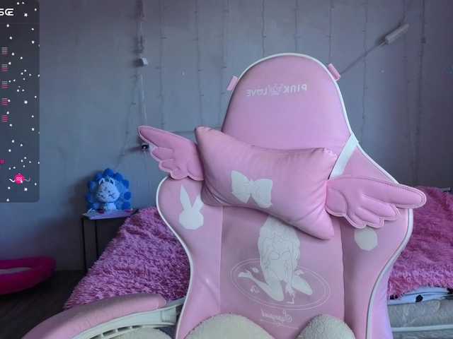 Myprettylola live cam on BongaCams