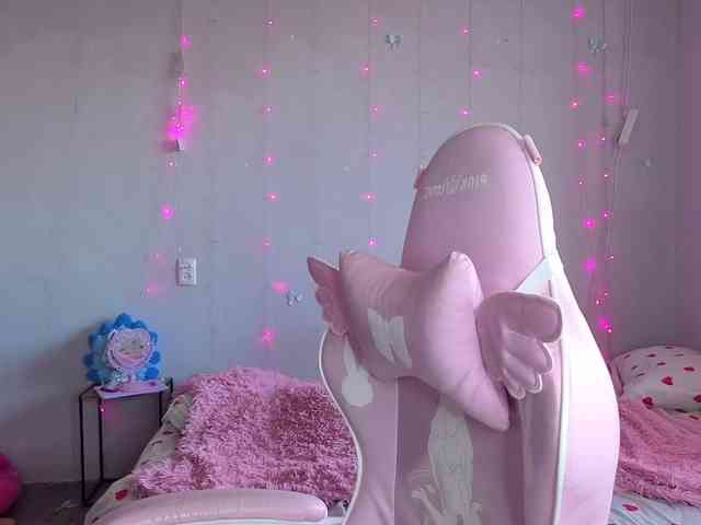 Myprettylola webcam