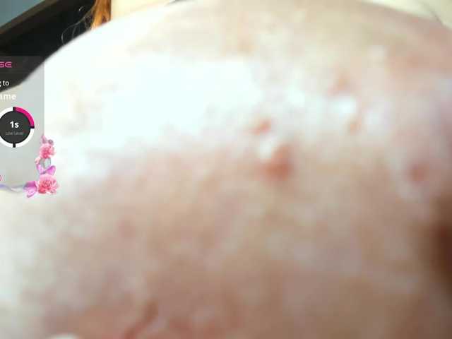 MOM-CAMILA1 live webcam show