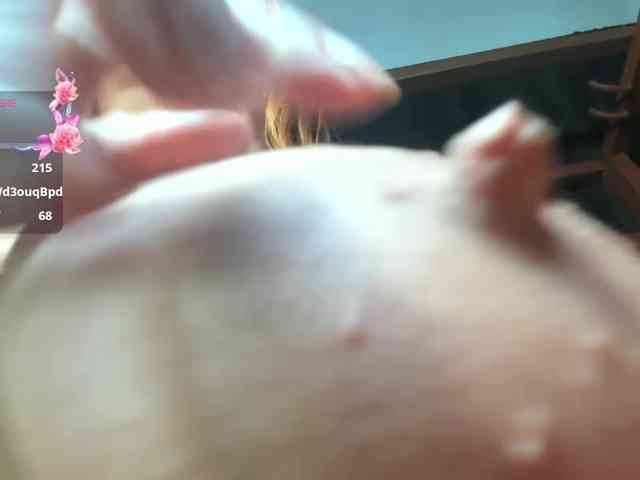 MOM-CAMILA1 webcam