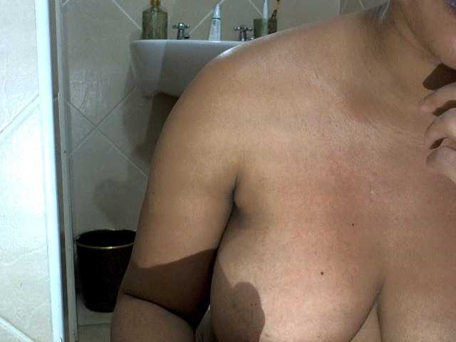 NewBeginnings8 live cam on BongaCams