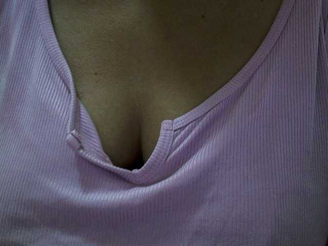NewBeginnings8 live cam on BongaCams