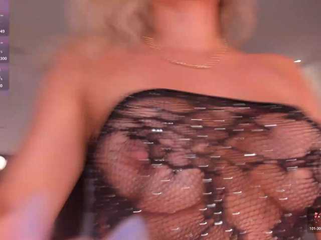 LisaFlowers, live now on BongaCams
