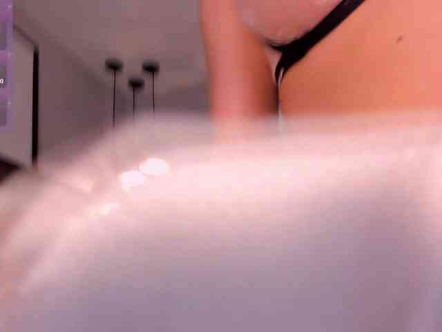 LisaFlowers webcam