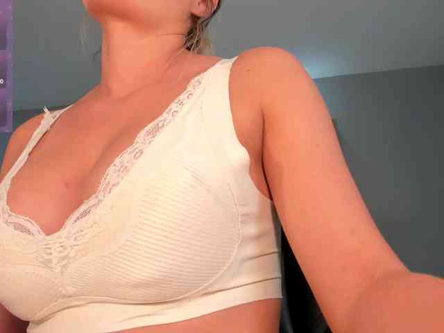 LisaFlowers webcam