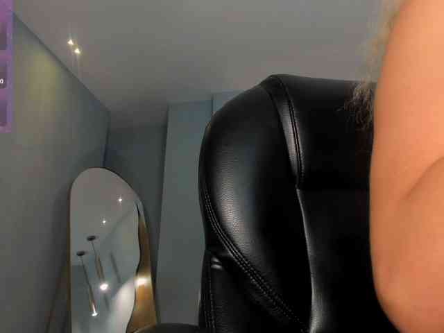 LisaFlowers webcam