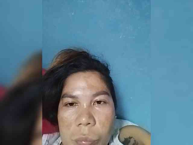 HotMomma33 webcam