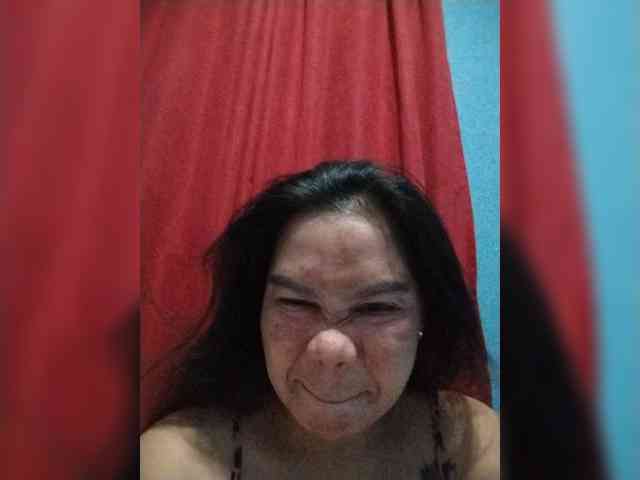 HotMomma33 webcam
