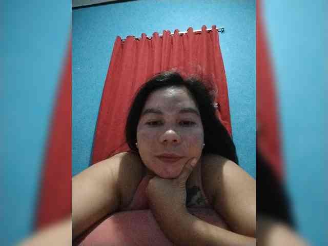 HotMomma33 webcam