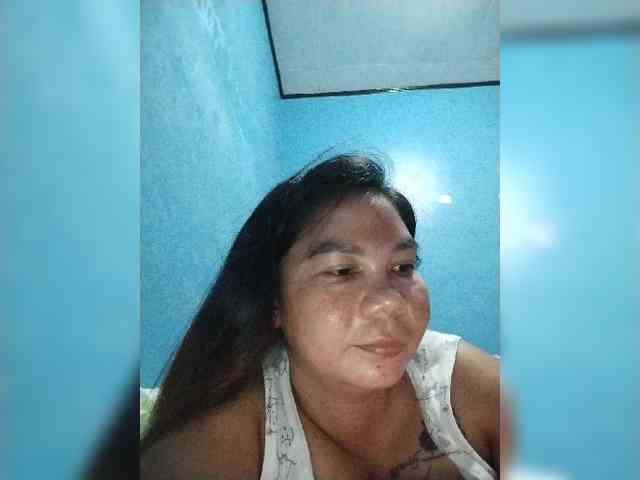 HotMomma33 webcam