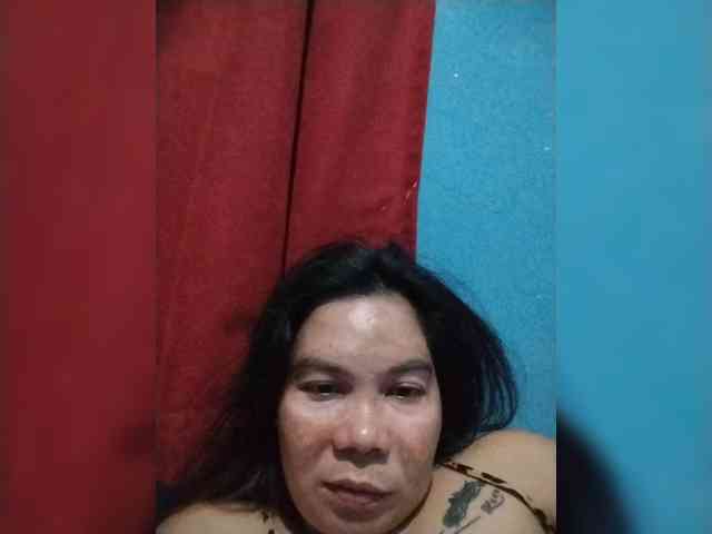 HotMomma33 webcam