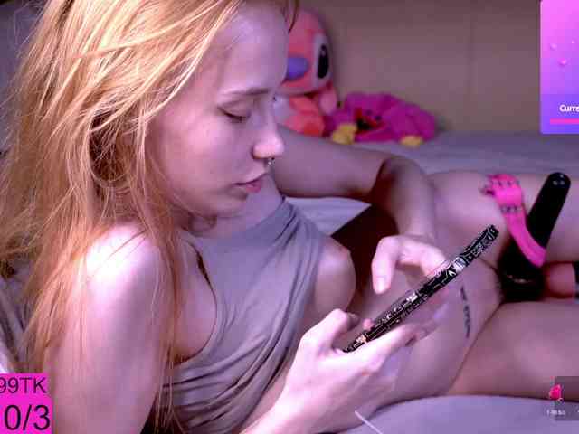 Whitewidow18 webcam