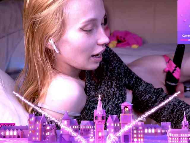 Whitewidow18 webcam