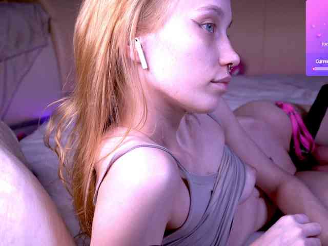 Whitewidow18 webcam