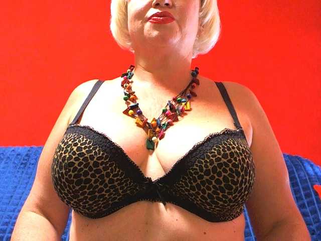 LisaViktoria live cam on BongaCams