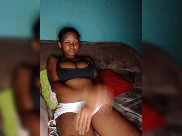Davinalola live cam on BongaCams