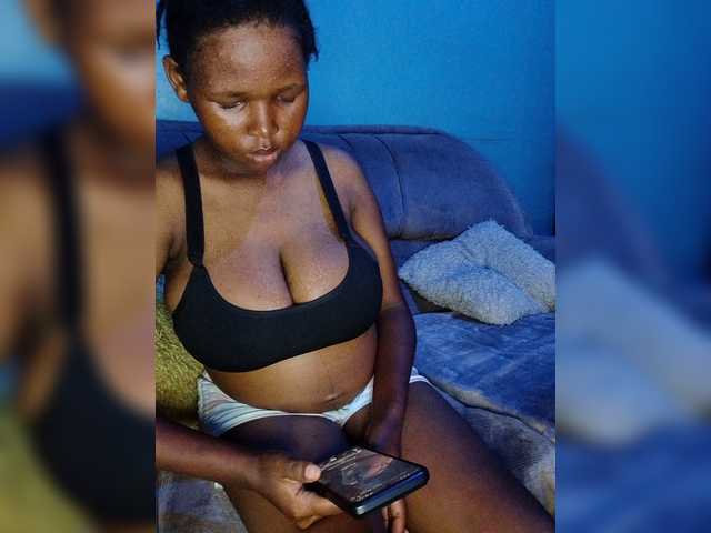 Davinalola live cam on BongaCams