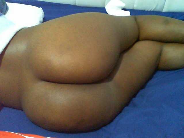 Bigass2030 live cam on BongaCams