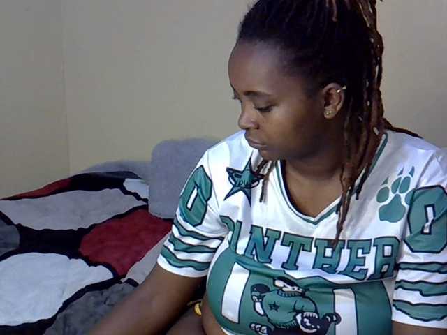 Cheerchelly live cam on BongaCams
