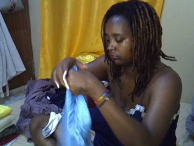 Cheerchelly's BongaCams show and profile