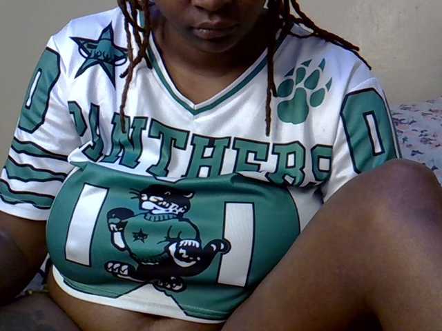 Cheerchelly live cam on BongaCams