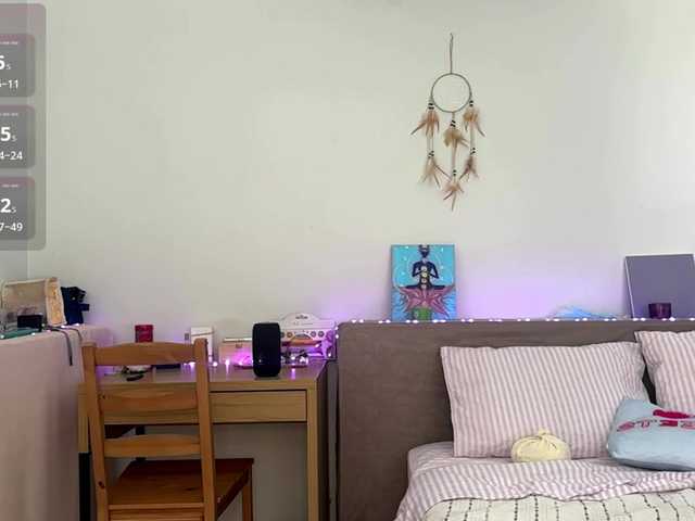 Miravine live cam on BongaCams