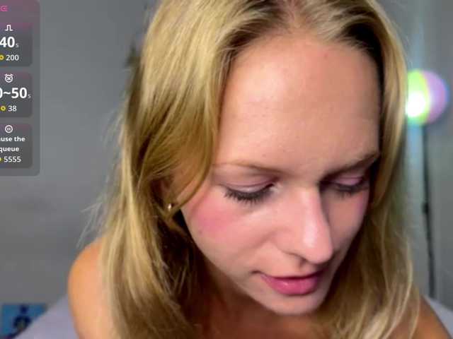 Miravine live cam on BongaCams