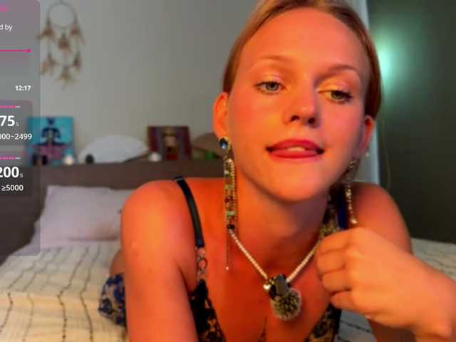 Miravine live cam on BongaCams