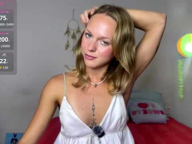 Miravine live cam on BongaCams