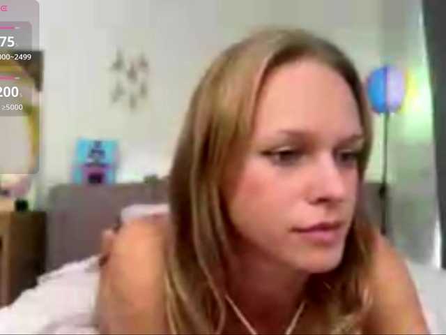 Miravine live cam on BongaCams