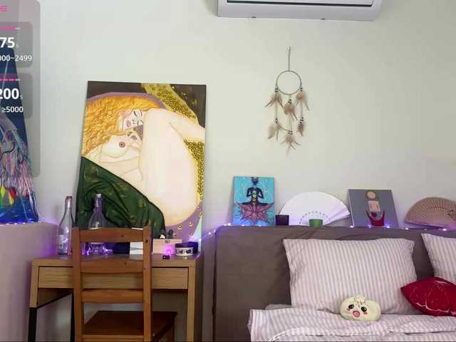 Miravine live cam on BongaCams