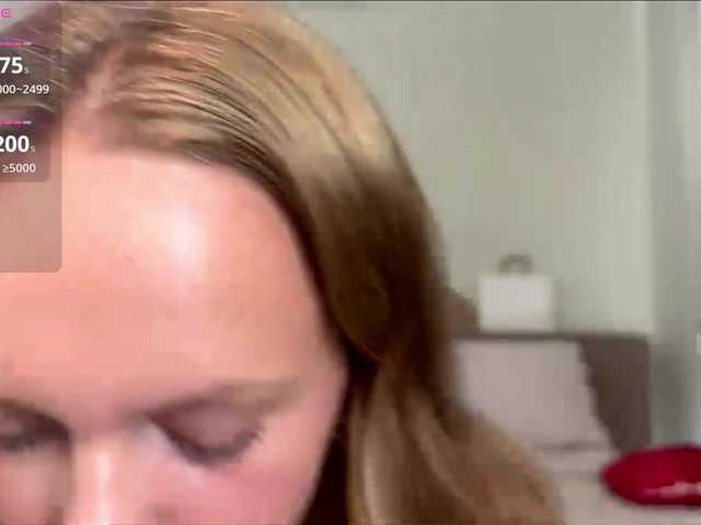 Miravine live cam on BongaCams