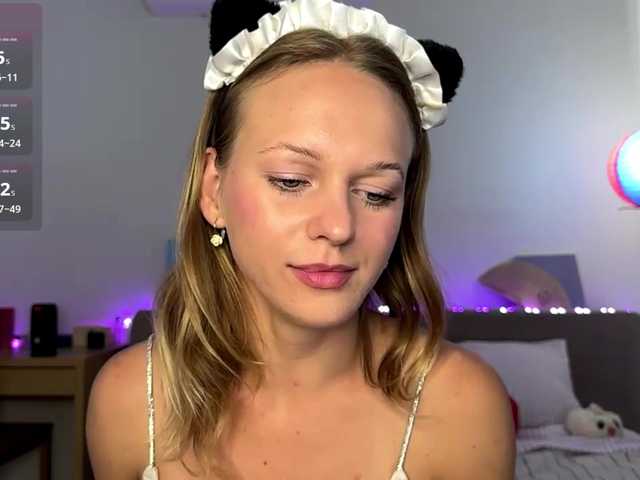 Miravine live cam on BongaCams