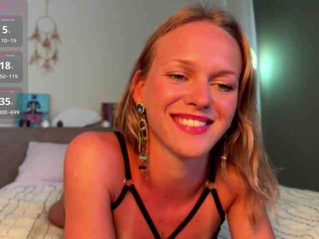 MissCherry webcam