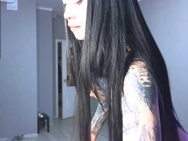 le modèle somniya est en webcam porno dans un show sur le site bongacams, il possède les tags suivants: White/Caucasian,Brunette,Trimmed
