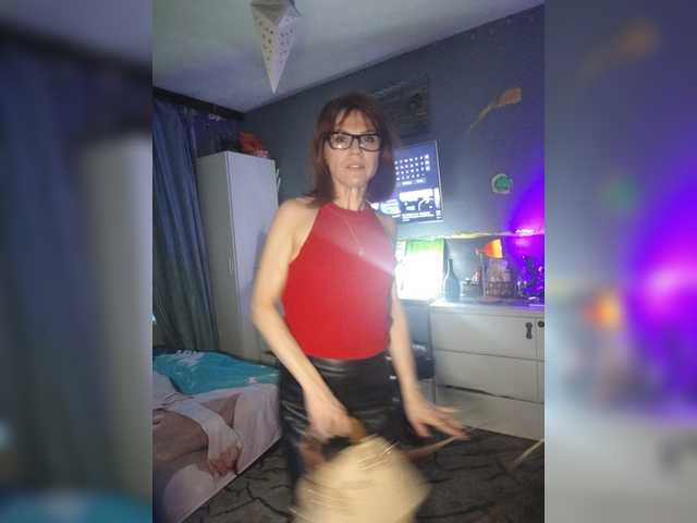 Vikeyna live webcam show