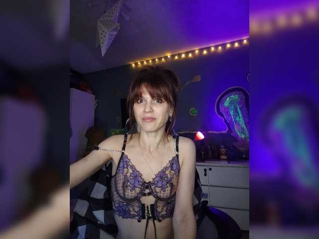 Vikeyna live webcam show