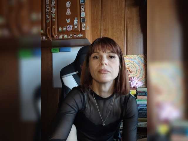 le modèle Vikeyna est en webcam porno dans un show sur le site bongacams, il possède les tags suivants: White/Caucasian,Brunette,Shaved