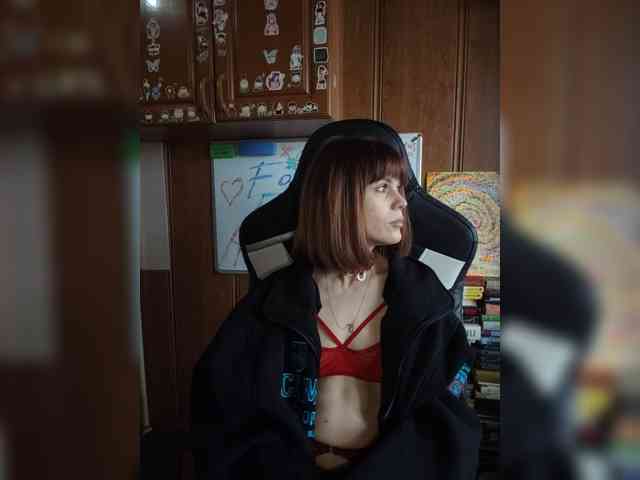 Vikeyna Live Webcam on BongaCams
