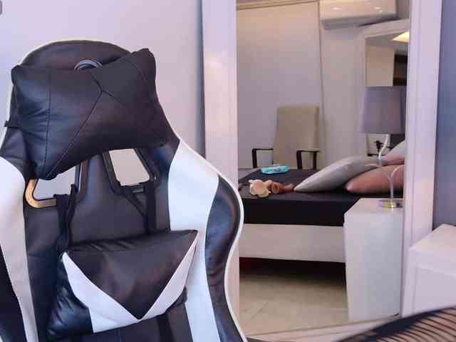 SaraNixxon webcam