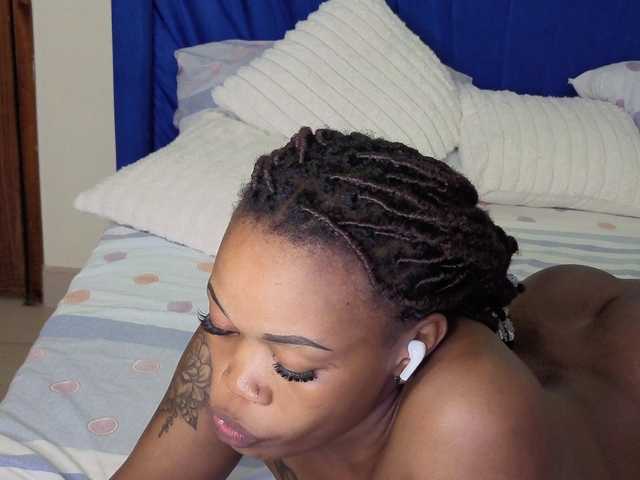 SexyGusher's BongaCams show and profile