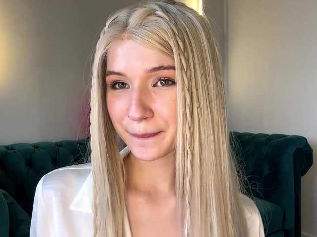 MicaFiechter's BongaCams show and profile