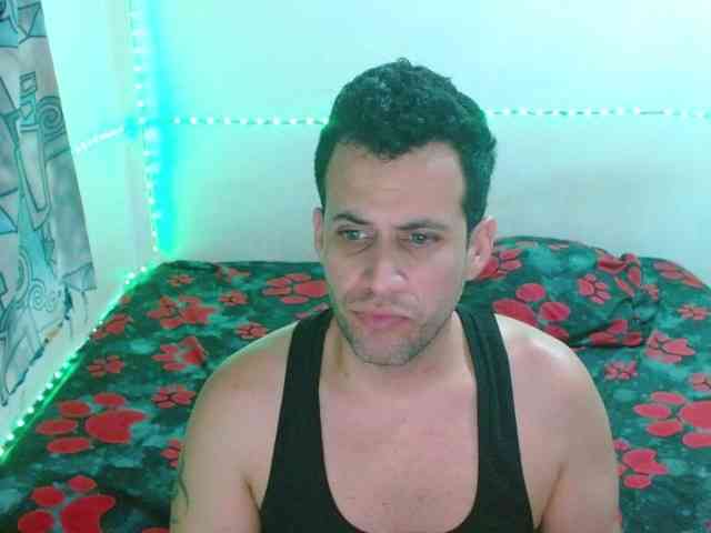 KingLeafar Live Webcam on BongaCams