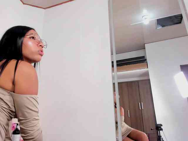 gabi-hot Live Webcam on BongaCams