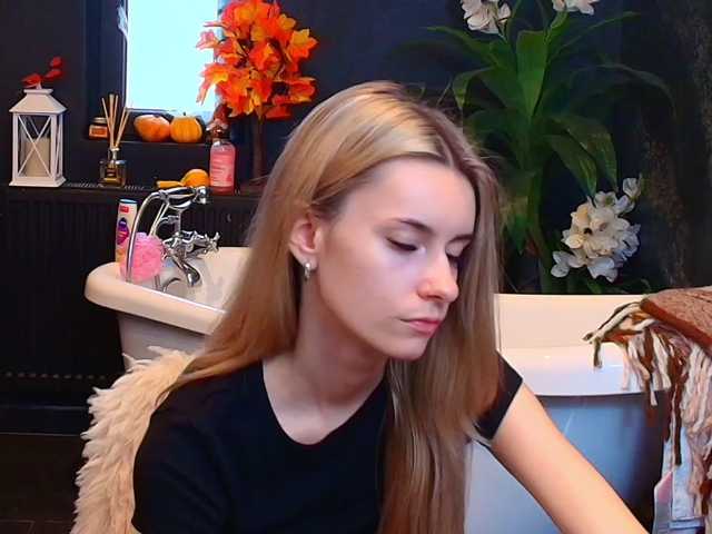 RoxanneJoy live cam on BongaCams