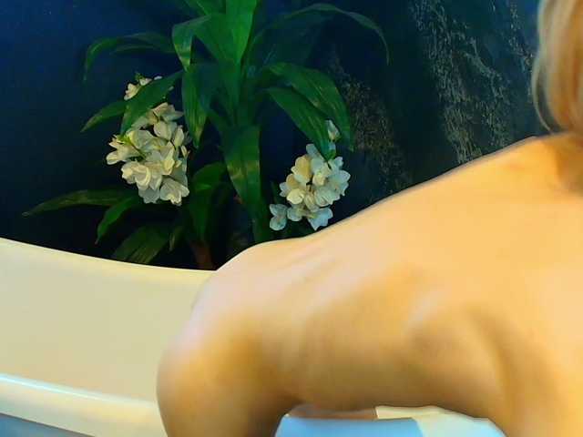RoxanneJoy live cam on BongaCams