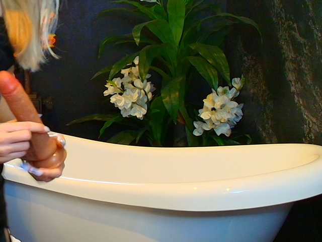 RoxanneJoy live cam on BongaCams