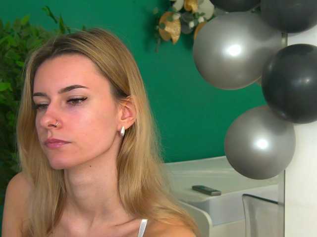 RoxanneJoy live cam on BongaCams