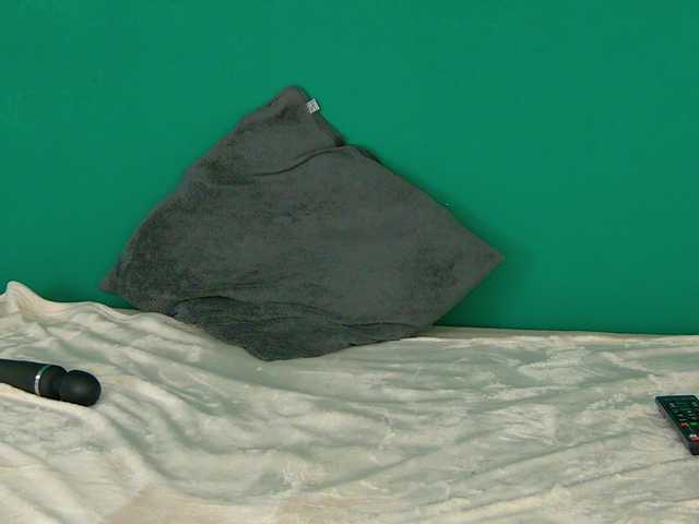 RoxanneJoy's BongaCams show and profile