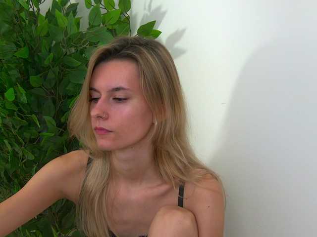 RoxanneJoy live cam on UnifiedCams